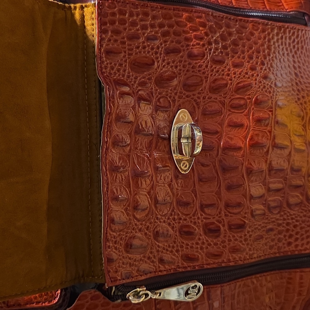 Madi Claire's Elegant Burgundy Crocodile-Embossed Leather Tote Bag - Picture 6 of 16